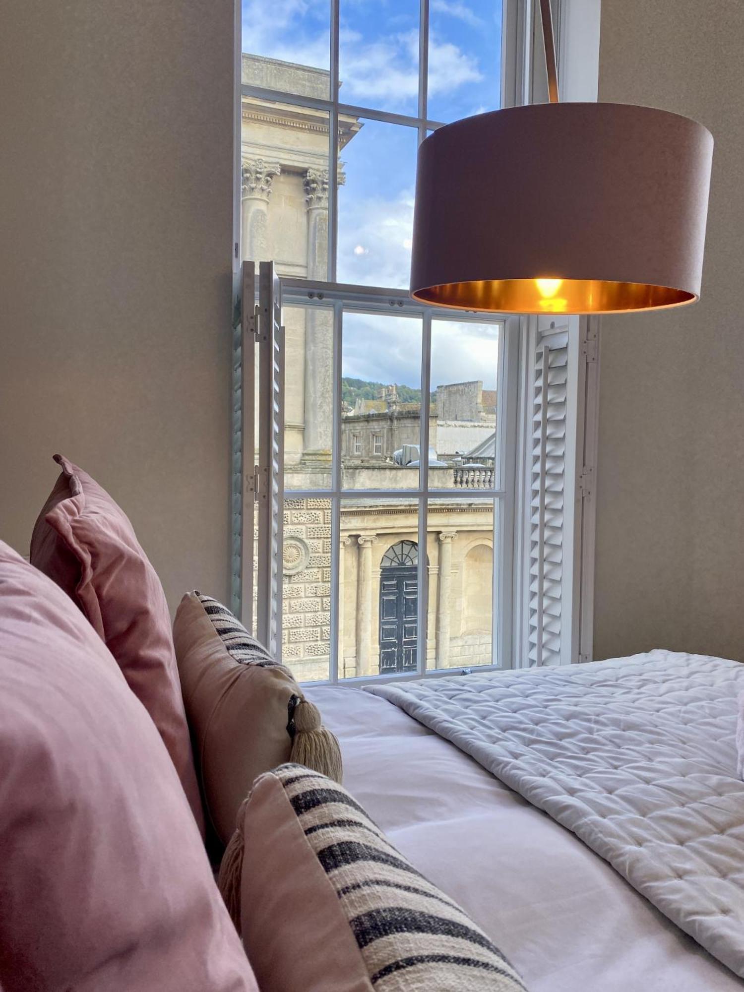 Roman Bath View, Bath Keys Екстериор снимка