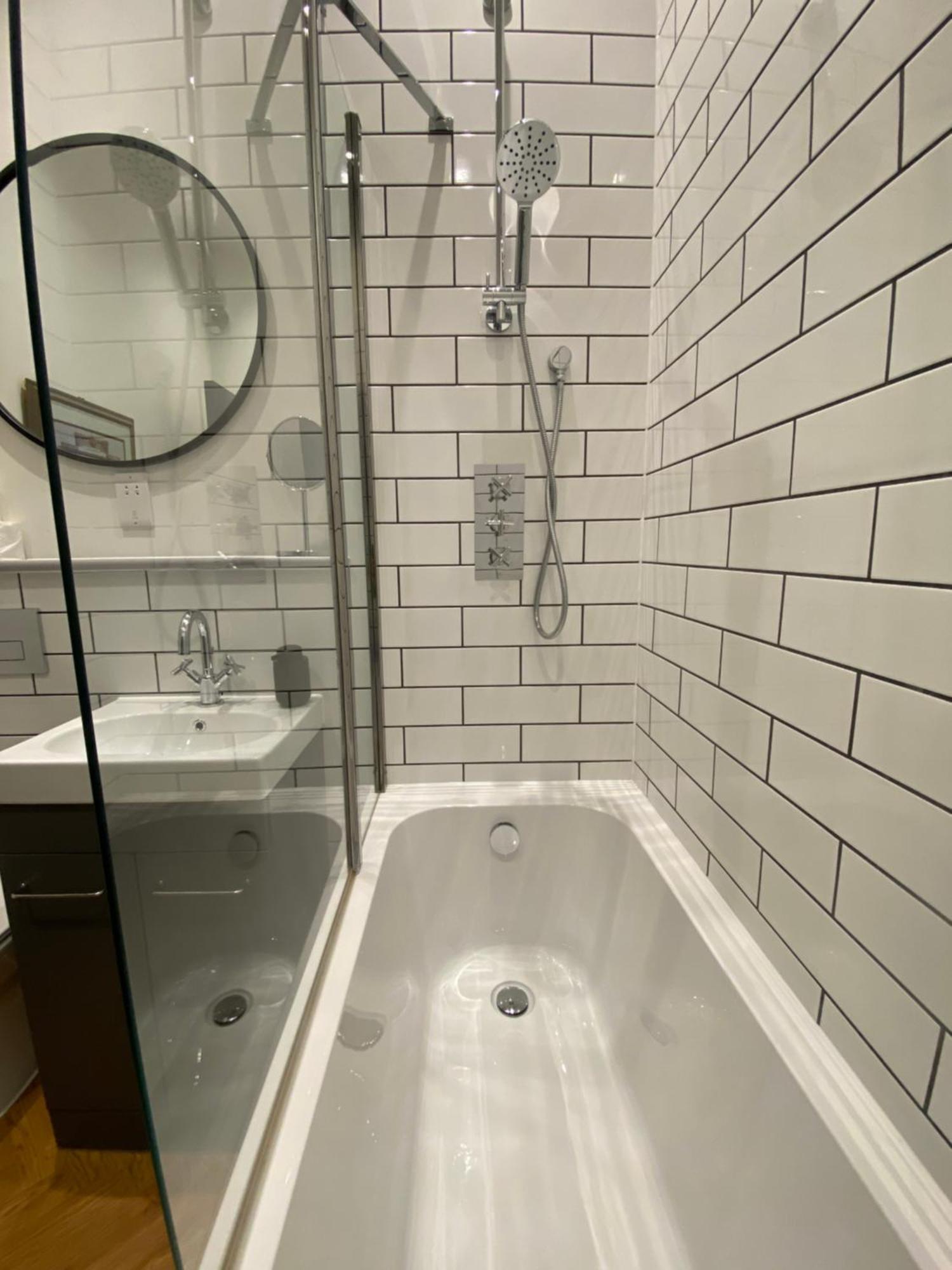 Roman Bath View, Bath Keys Екстериор снимка